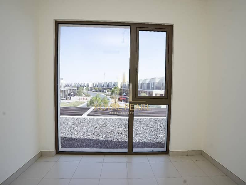 VACANT/DIRECT TO THE POOL/SINGLE ROW/PRIVATE GARDEN - Image 6