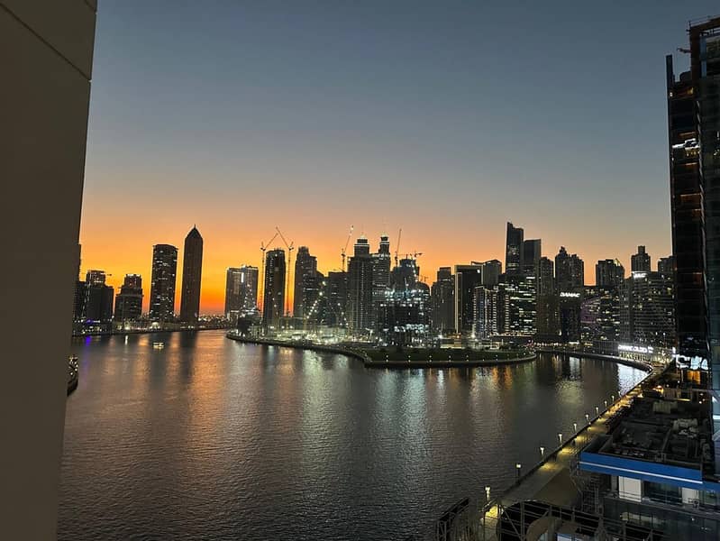 Fantastic Canal View| High Floor | Fully Furnished - Image 6