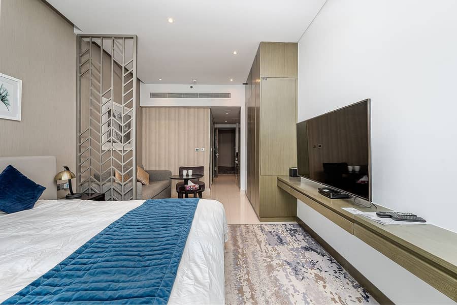 Fantastic Canal View| High Floor | Fully Furnished - Image 8