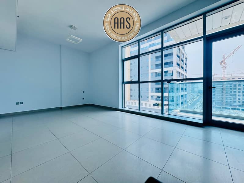 Like New Stunning Layout Big Studio 50k in 1 Cheque