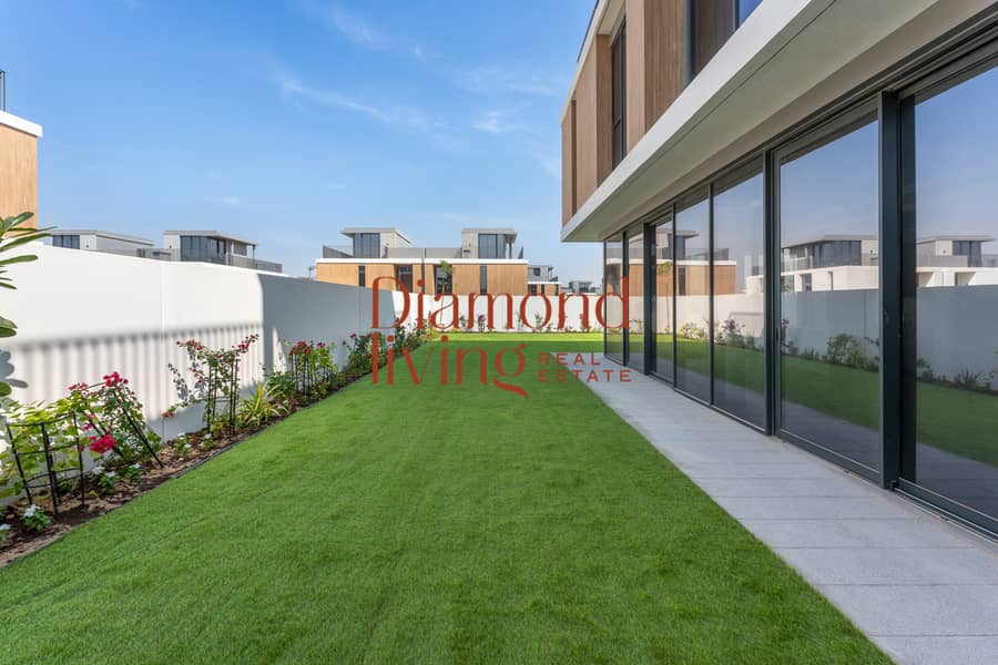 Modern Layout | Ready Vacant | Flexible Cheques