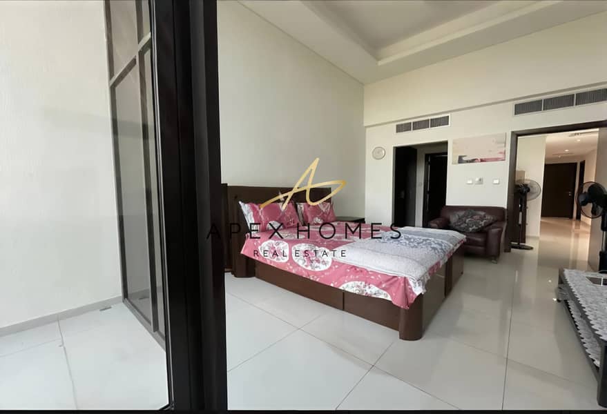 VACANT | SINGLE ROW | FURNISHED - Image 11