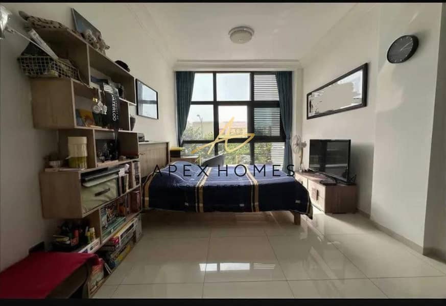 VACANT | SINGLE ROW | FURNISHED - Image 15