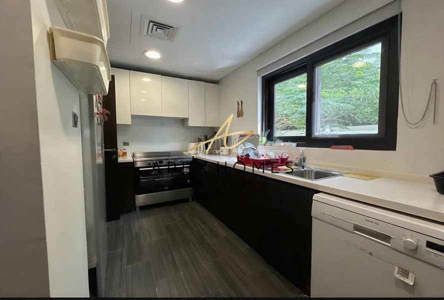 VACANT | SINGLE ROW | FURNISHED - Image 18