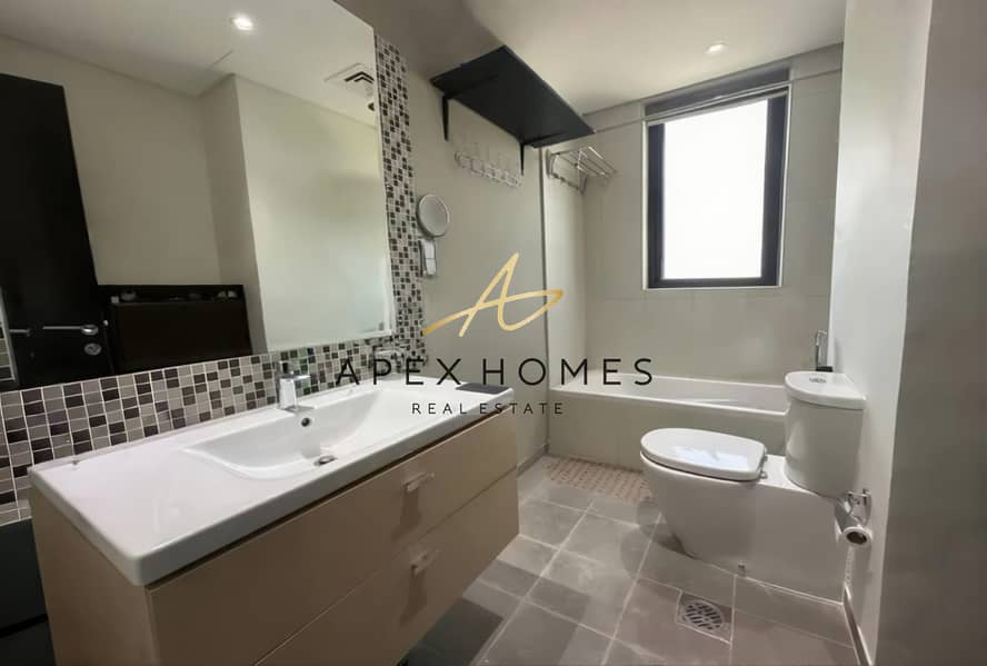 VACANT | SINGLE ROW | FURNISHED - Image 24