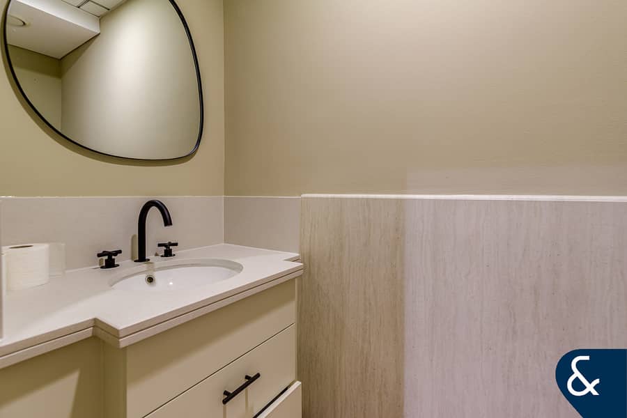 Exclusive | Upgraded | Vacant Now | One Bed - Image 8