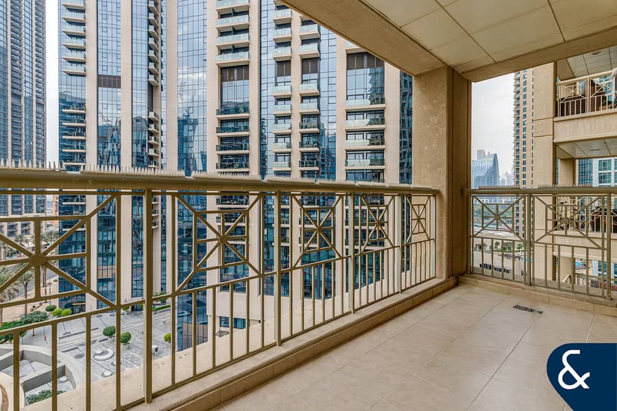 Exclusive | Upgraded | Vacant Now | One Bed - Image 16