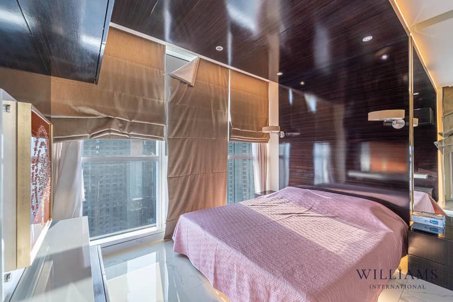 Skyline Views | Stunning 3-Bed | Prime Location