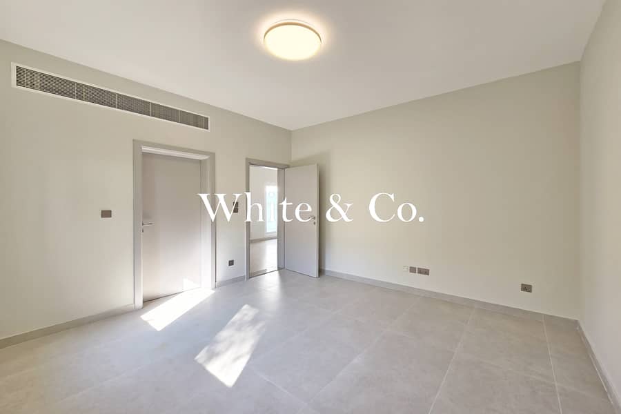 Fully Upgraded | 5 Bedrooms | Vacant Now - Image 8