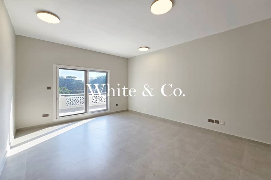 Fully Upgraded | 5 Bedrooms | Vacant Now - Image 14