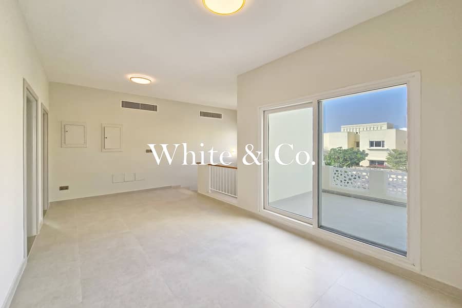 Fully Upgraded | 5 Bedrooms | Vacant Now - Image 16