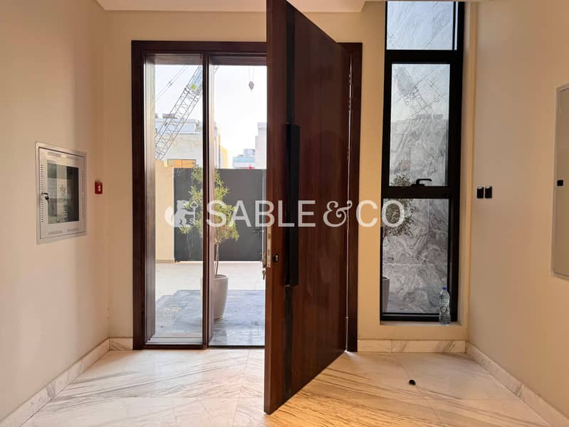 Vacant | Private Pool and Elevator | Brand New