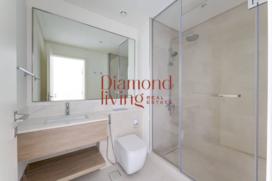 Prime Location | Spacious | Ready - Image 10