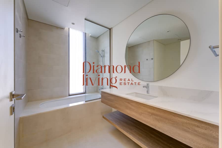 Prime Location | Spacious | Ready - Image 12