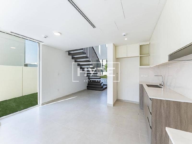 Brand New I| Corner Unit I| Single Row |