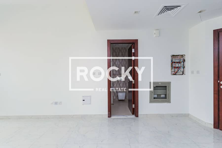 9 Liwan 2 - Al Hosam Building -64. JPG