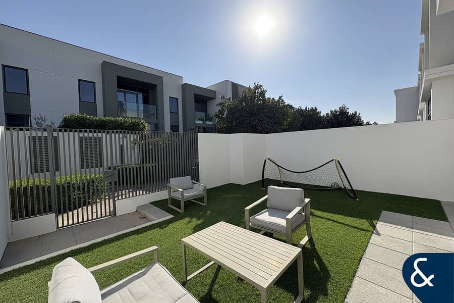3 Bedroom | Landscaped | Seconds to Pool