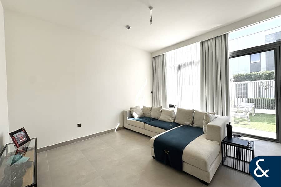 3 Bedroom | Landscaped | Seconds to Pool