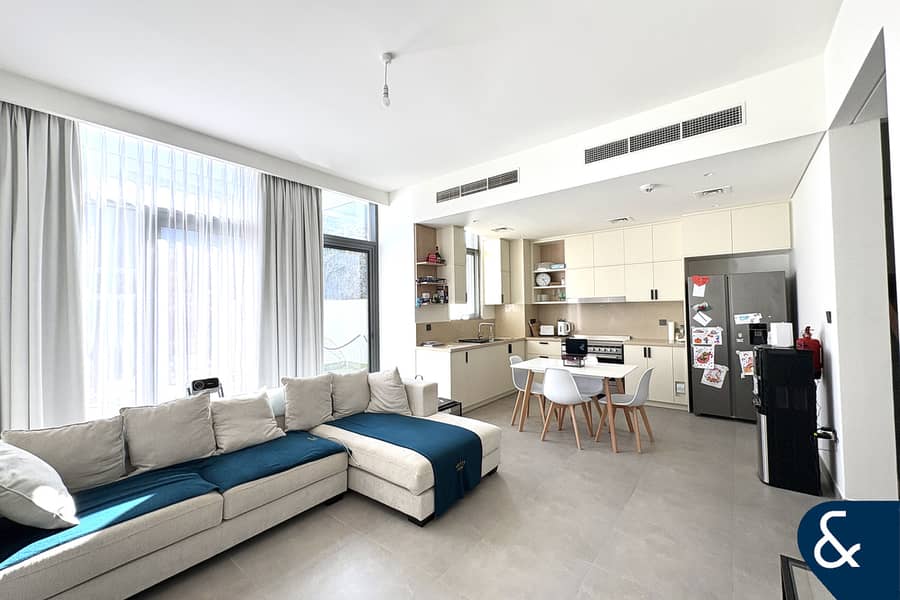 3 Bedroom | Landscaped | Seconds to Pool