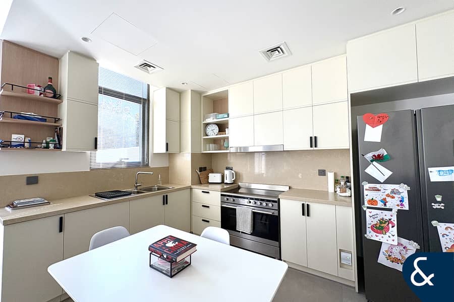 3 Bedroom | Landscaped | Seconds to Pool