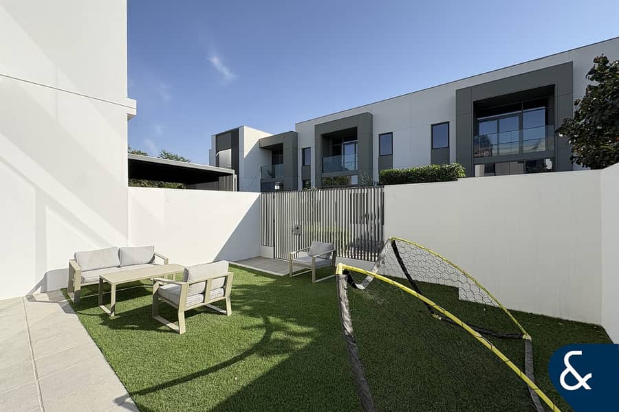 3 Bedroom | Landscaped | Seconds to Pool - Image 14
