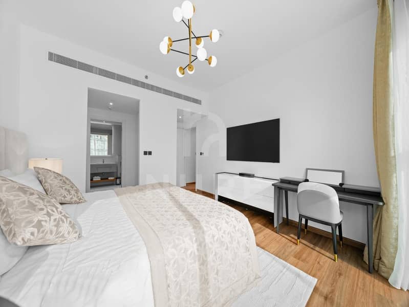 Upgraded | Furnished | Sea View | Wood Flooring - Image 10