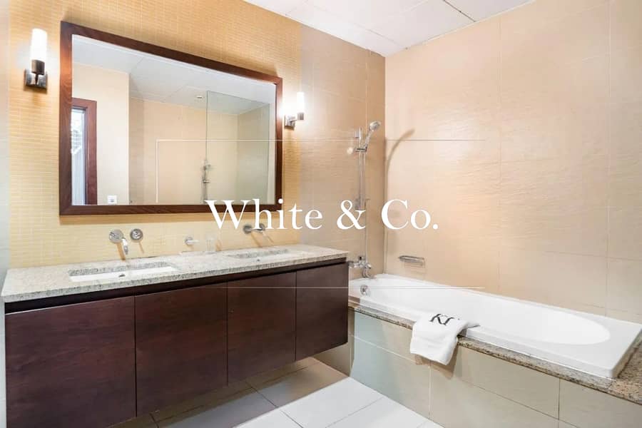 Vacant | Sea View | Private Beach Access - Image 10