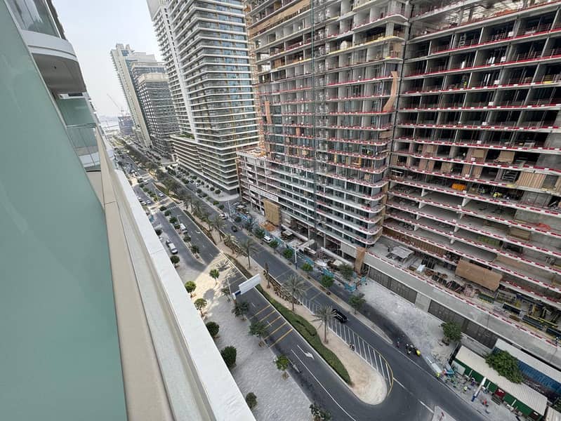 Sea View 1BR Apartment in Emaar Beachfront | Only AED 145,000 - Image 8