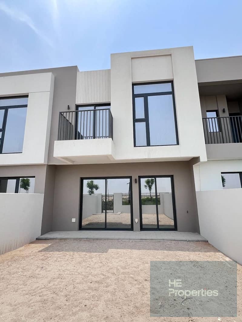 Spacious layout l 3bed l Single Row l Vacant