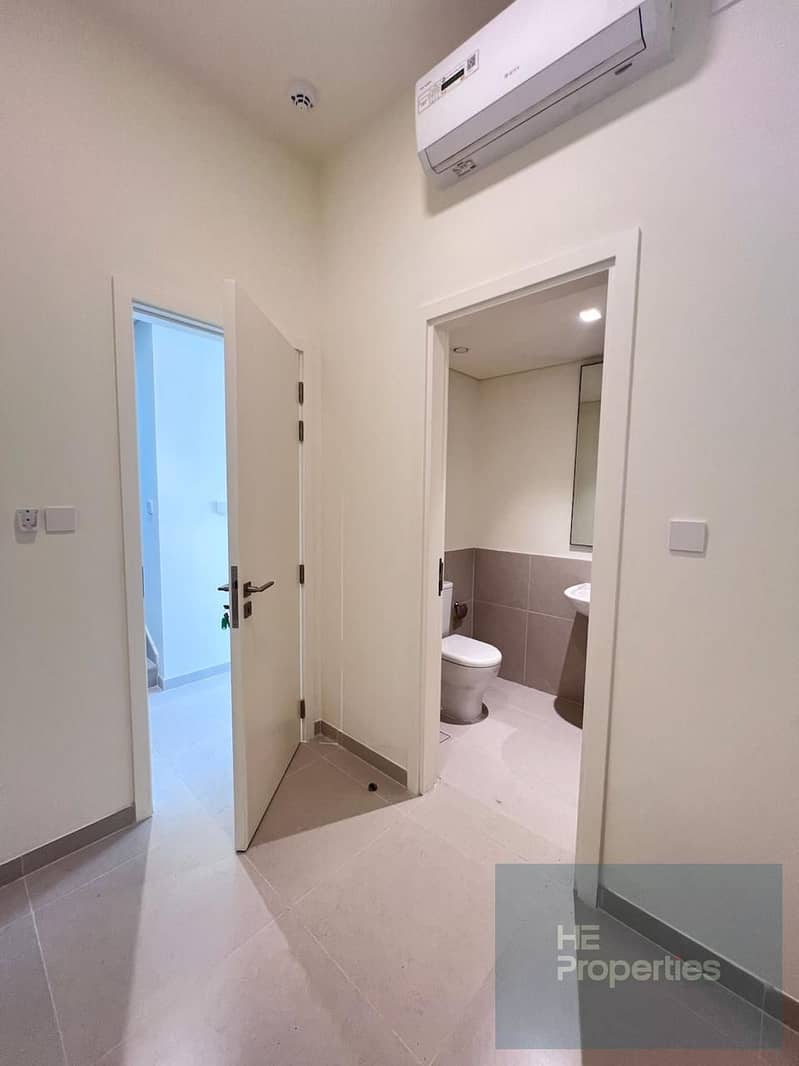 Spacious layout l 3bed l Single Row l Vacant