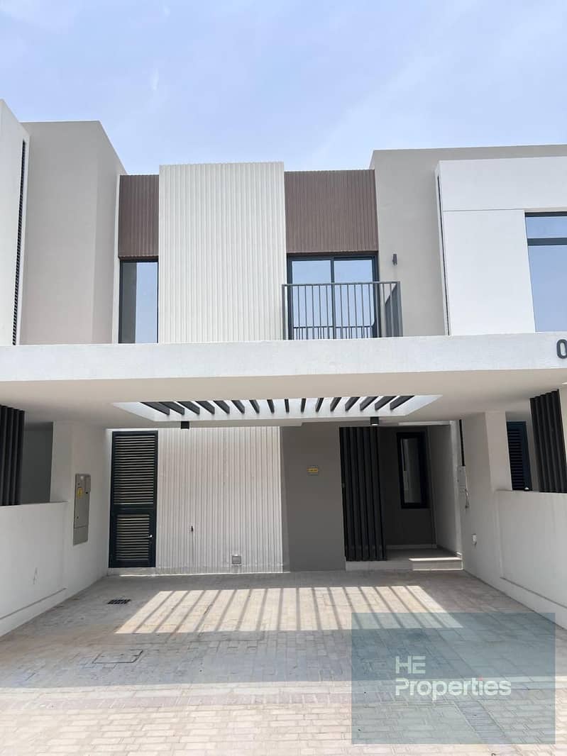 Spacious layout l 3bed l Single Row l Vacant - Image 8