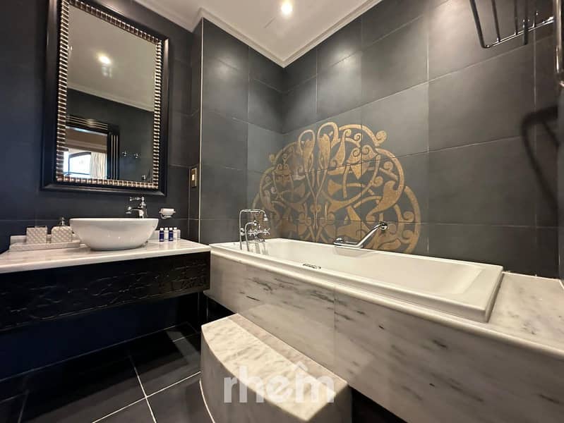 Stunning 5 BR Villa | Private Pool | Luxury Living - Image 21