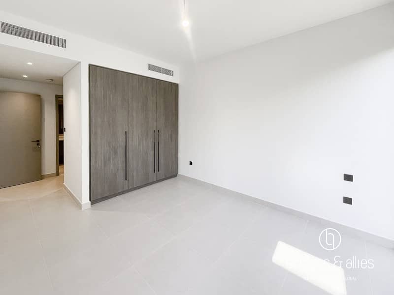 3 BED TH | CLOSE TO PARK POOL | READY LANSCAPED - Image 6