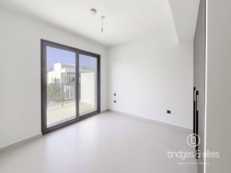 3 BED TH | CLOSE TO PARK POOL | READY LANSCAPED - Image 15