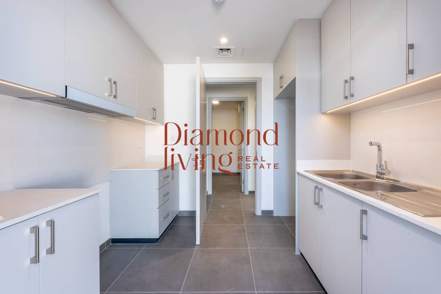 Best Price | Prime Location | Luxury Villa - Image 7