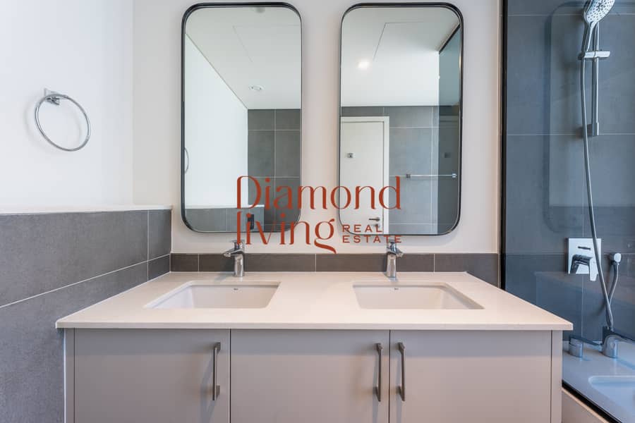 Best Price | Prime Location | Luxury Villa - Image 13