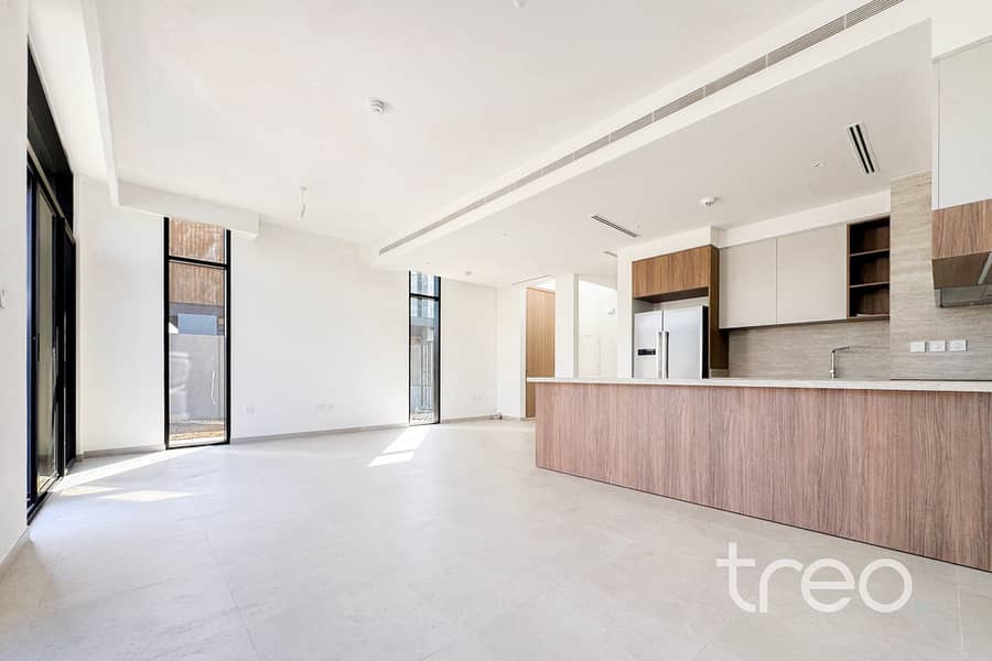 Corner Townhouse | Brand New | Big Garden