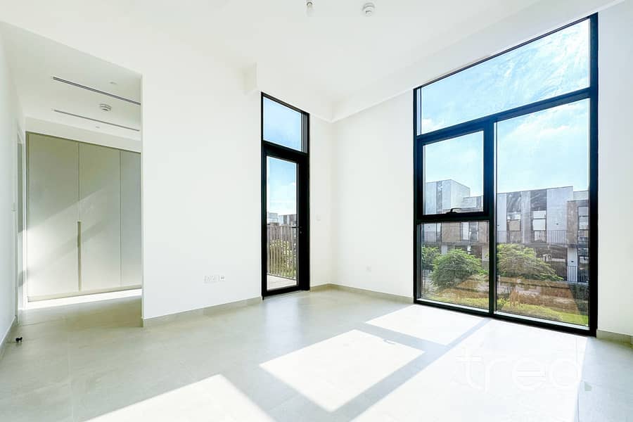 Corner Townhouse | Brand New | Big Garden - Image 16