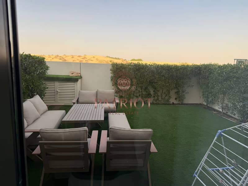 UPGRADED | SINGLE ROW | WELL MAINTAINED | BIG LIVING - Image 6