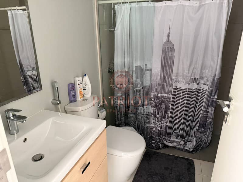 UPGRADED | SINGLE ROW | WELL MAINTAINED | BIG LIVING - Image 17