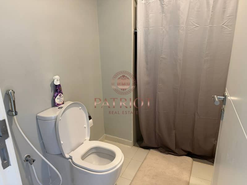 UPGRADED | SINGLE ROW | WELL MAINTAINED | BIG LIVING - Image 22