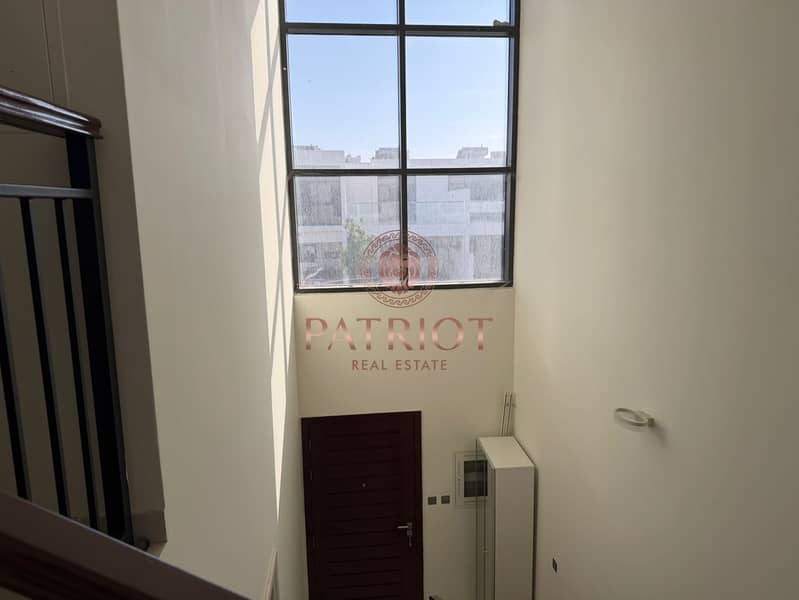 UPGRADED | SINGLE ROW | WELL MAINTAINED | BIG LIVING - Image 23