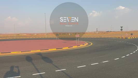 Industrial Land for Sale in Al Qasimia, Sharjah - 560eb5d4-545d-4ae4-ae61-04d38b7fd521. jpeg