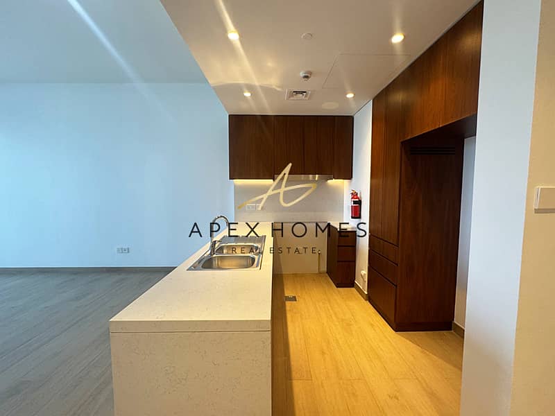 Sea View | Unfurnished | Prime Location - Image 7