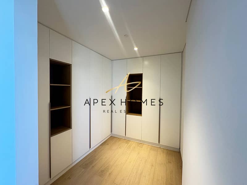 Sea View | Unfurnished | Prime Location - Image 9