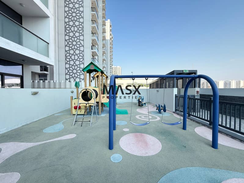 Near Metro | Vacant & Tenanted opt | Prime Location | Family Residence - Image 13