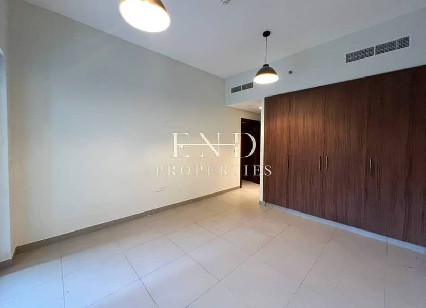 Large Layout | New Build | Closed Kitchen