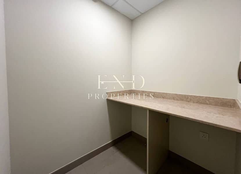 Large Layout | New Build | Closed Kitchen