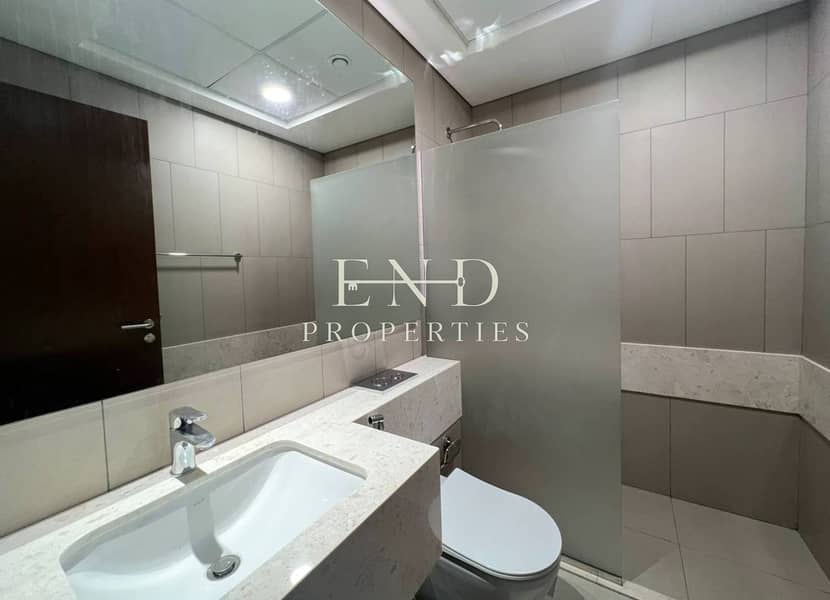 Large Layout | New Build | Closed Kitchen