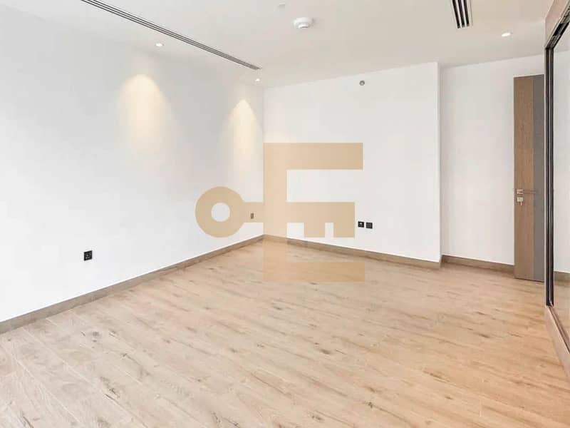 Large Size | 3 Baths| Equipped Kitchen - Image 8